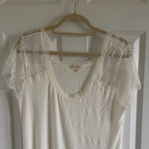 POL Cream Lace Sleeve Scoop Neck Tshirt Top Size Large